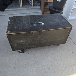 wooden trunk with wheels 
