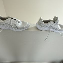 Nike Men’s Show Size 13
