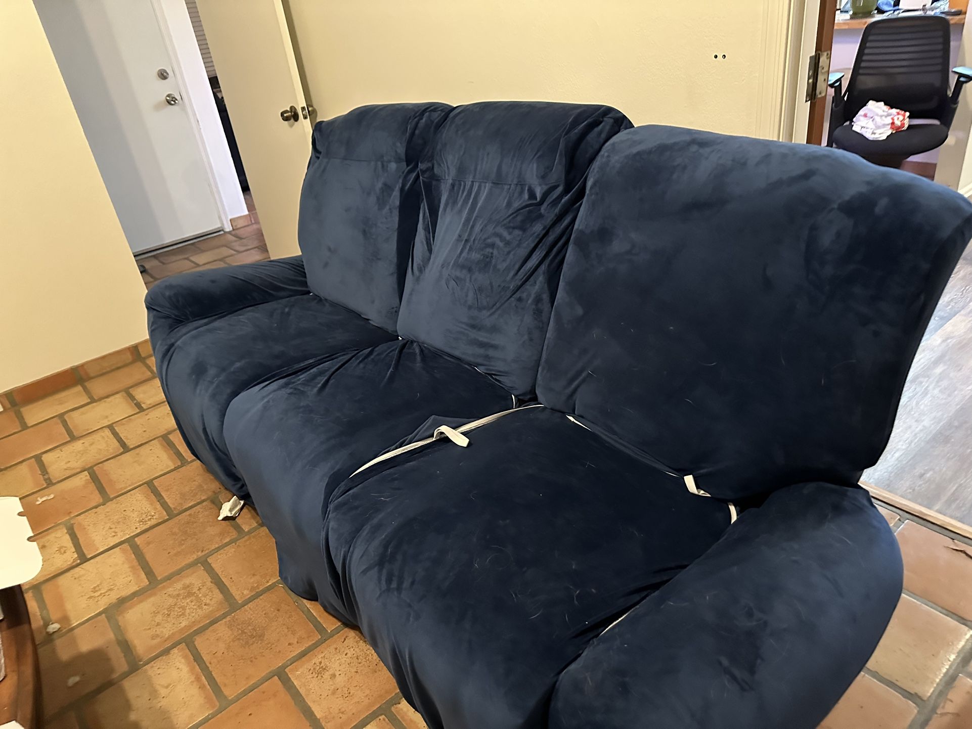 Free Recliner Sofa With Covers