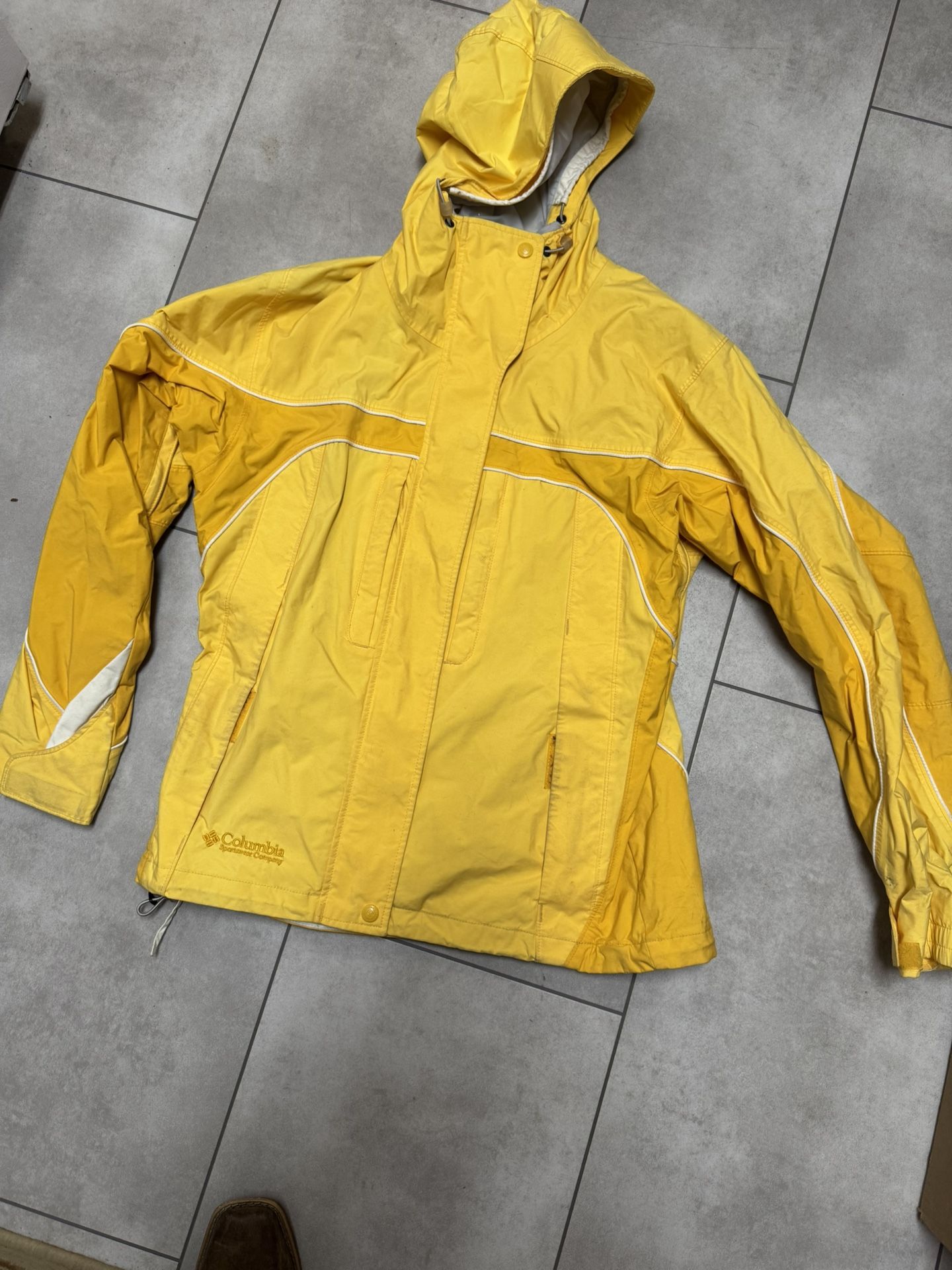 Women’s Columbia rain jacket, size medium