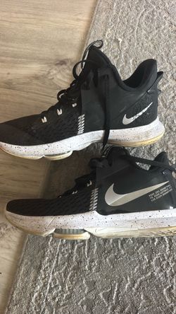 Size 14 Nike LeBron Witness Basketball Sneakers