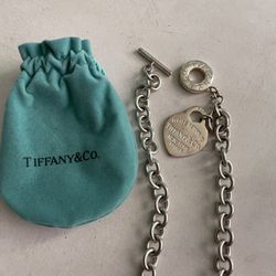 tiffany&co. heart tag necklace in silver (medium)