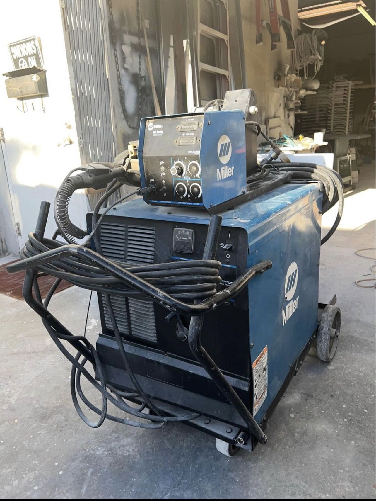 MILLER CP-302 CV DC Welding Power Source w/ Miller 60 Series 24V Wire Feeder