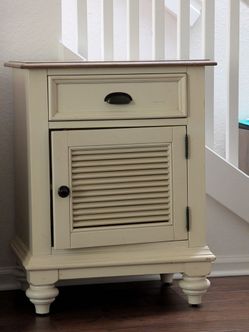 Vintage 1980s Riverside Coventry Two-Tone Shutter Door Nightstand – Solid Wood