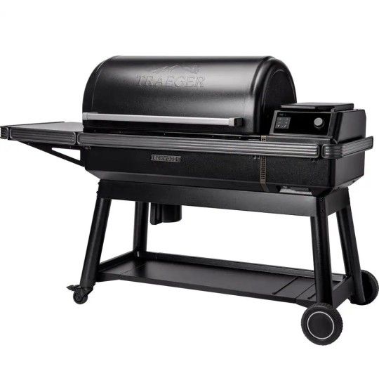 Traeger Ironwood XL Wi Fi Pellet Grill and Smoker in Black