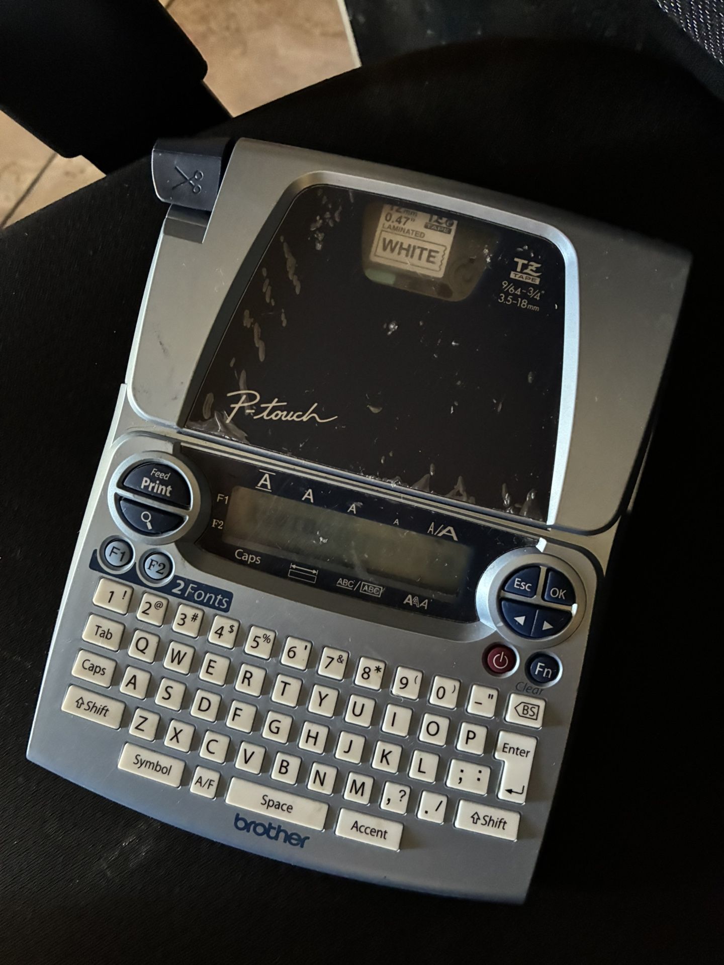 Brother P- Touch Model Pt 1880 Electronic Label Maker