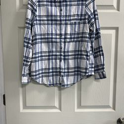 Forever 21 Womens White and Blue Flannel Button Down Shirt - Size Medium - VGUC
