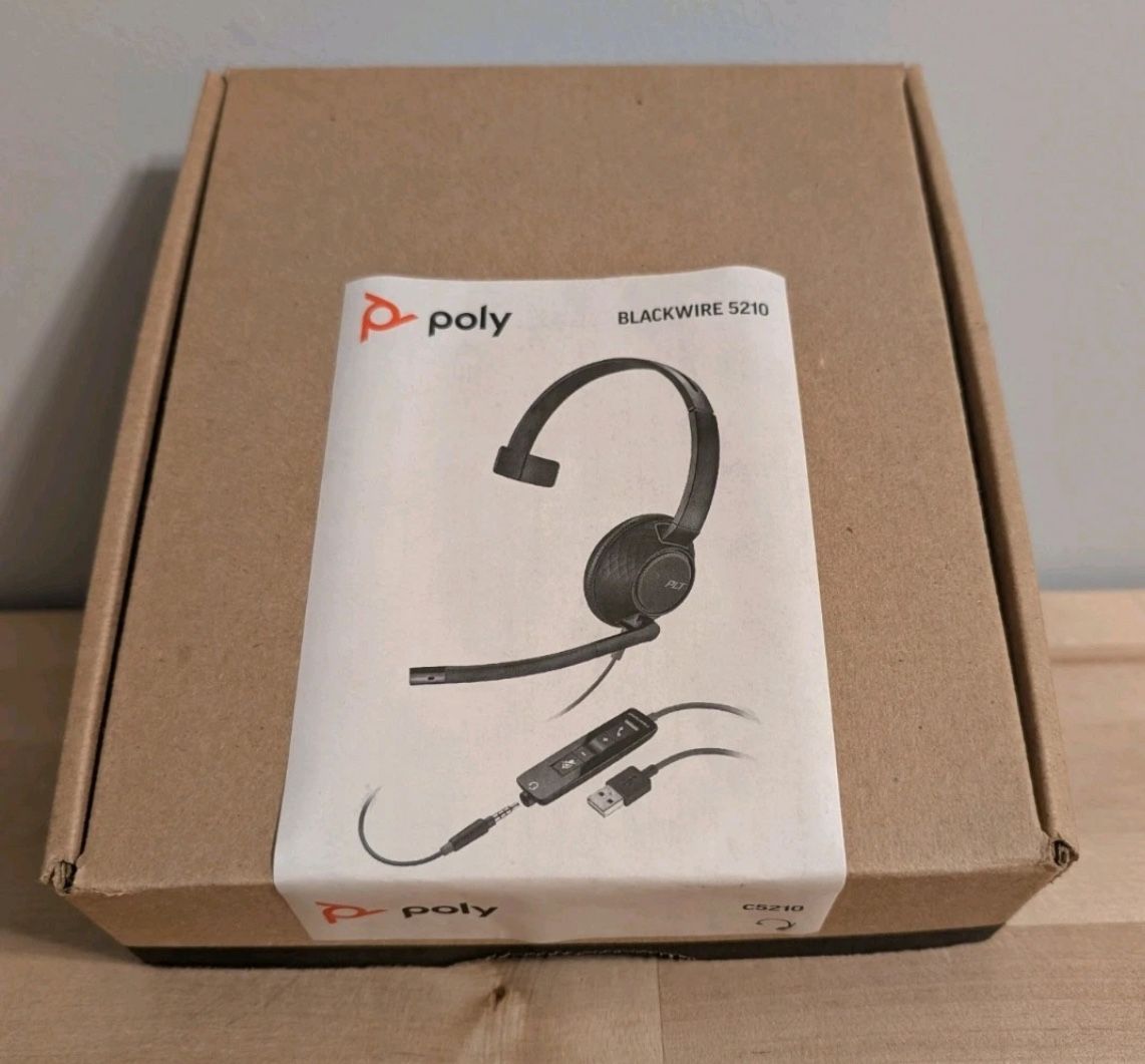 Poly Blackwire 5210 C5210 Stereo Headset 207577-201 Excellent Condition