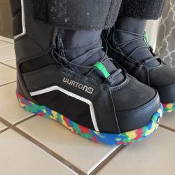 Burton snowboard boots size5