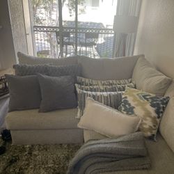 Pillows - Bundle of 9 