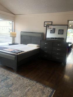 Bedroom set $40 down 4 piece