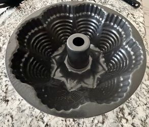 Nordic Ware Fiesta Party Bundt Cake Pan – Cast Aluminum
