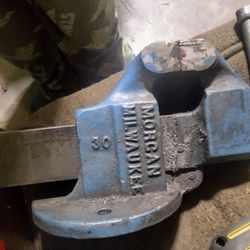 Morgan Milwaukee Bench Vise 
