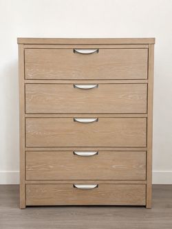 Title: Ashley Furniture Rencott 5-Drawer Chest – Solid & Beautiful