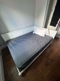Full size Daybed with Mattress