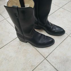 Cowboy Boots  (Black).Size 10EW