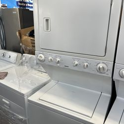 Kenmore Stackable Washer And Dryer “white” 