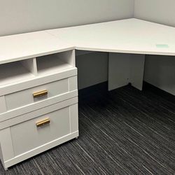 White Desk - Read Description
