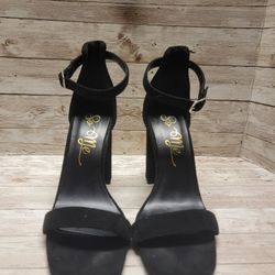 Womans Black Suede 4-Inch High Heel Shoes Size 7.5 By So Me
