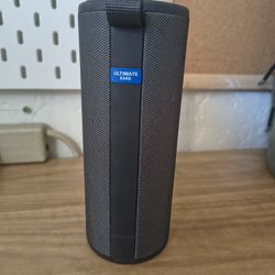 Black Ultimate Ears Bluetooth 