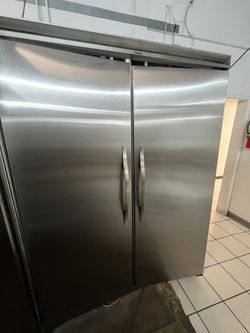 Viking 60” Refrigerator And Freezer 
