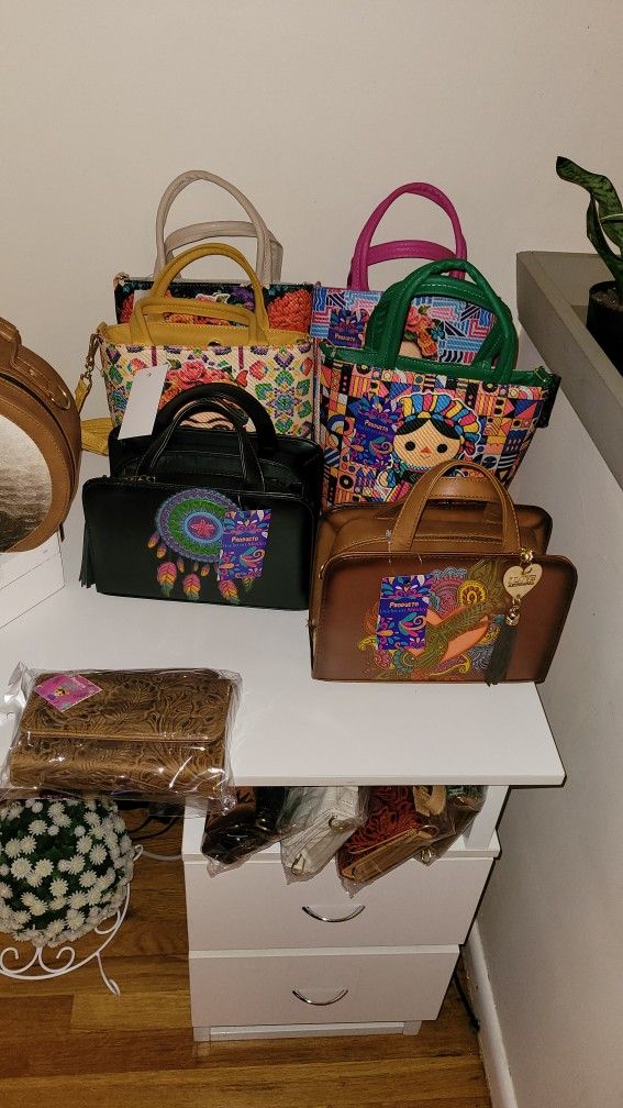 Handbags  and  Crossbody 