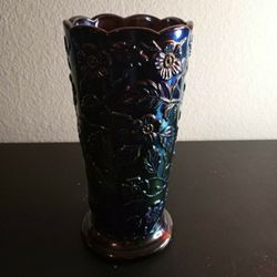 RARE HTF Marked Fenton Amethyst Carnival Glass 8" Peacock Motif Ruffled Edge Vase
.