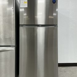 Midea 18.1 cu. ft. Standard-Depth 30 in Wide Top-Freezer Refrigerator