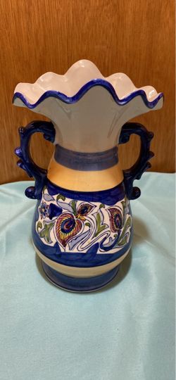 8” H Vintage Pottery Vase