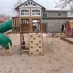  Children’s Playground 