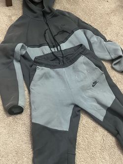 Nike Tech fleece cool grey colorway (size small)