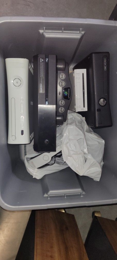 Video GAME systems BUNDLE