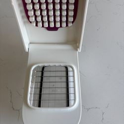 OXO Good Grips Vegetable and Onion Chopper with Easy Pour Opening