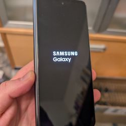 Flawless Sim Unlocked Samsung galaxy Z Fold 4 256gb 