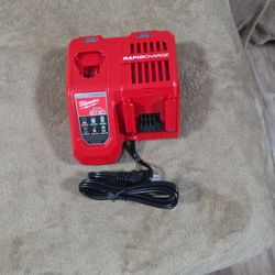 Milwaukee Rapid Charger 