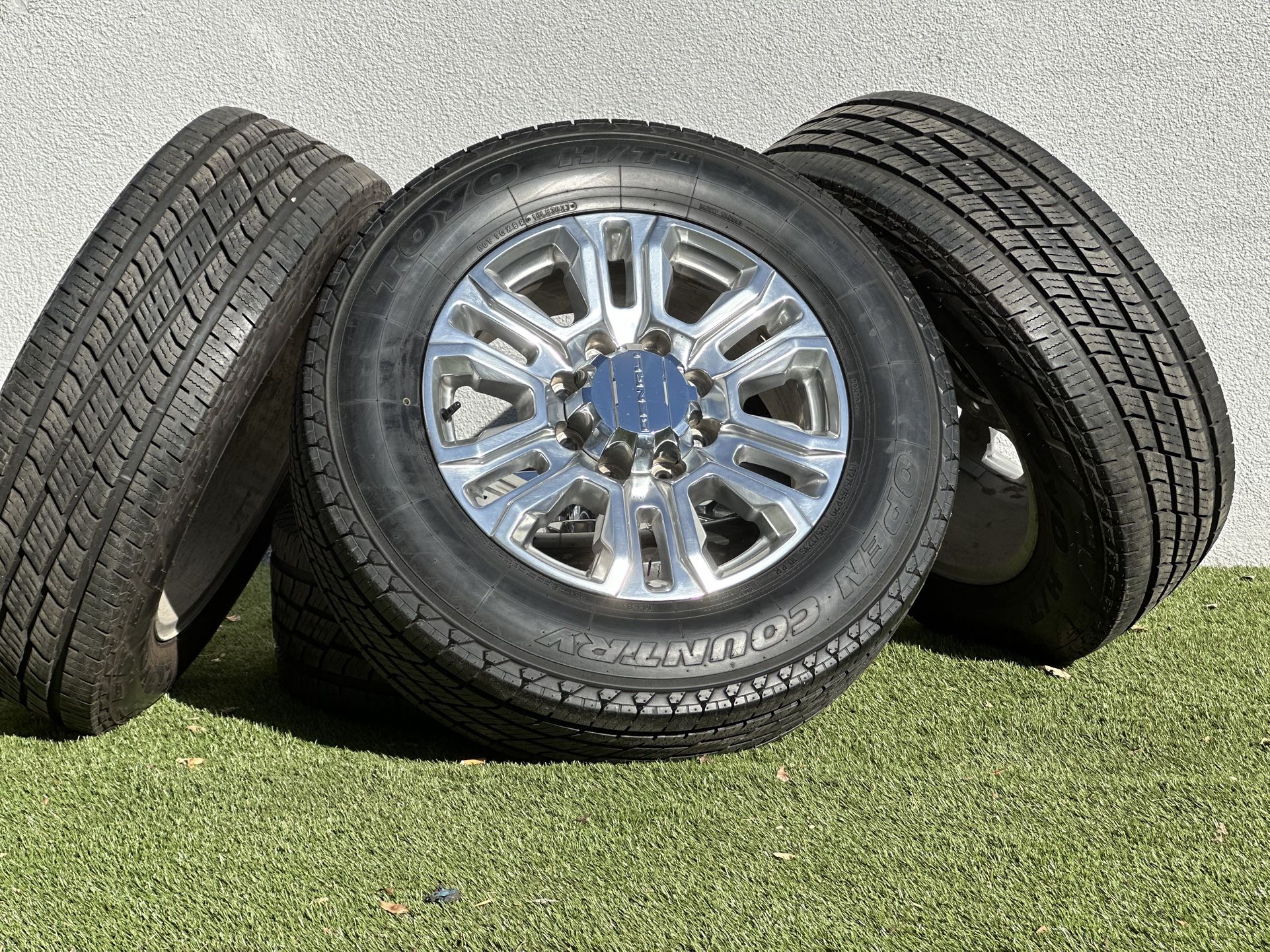 2024 Like NEW 20” Gmc Sierra Denali wheels 2500 OEM Rims A/S 34” tires 3500 8x180mm Silverado Chevy
