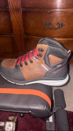 Keen boots size 13 never been worn