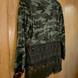 Art Class Button Front Top Shirt Camo Lace Green Girls XL 