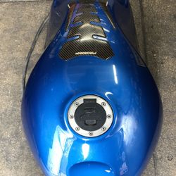 2000 Suzuki GSXR600 Fuel tank and fuel cap