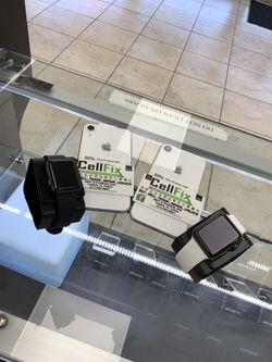 IPHONE XR AND APPLE WATCH COMBO