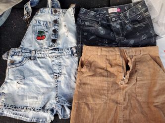 Girls shorts/skirt