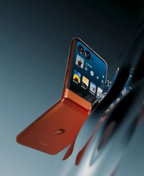 Moto RAZR Only $99.99 At Cricket Wireless For New Lines !