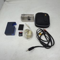 Vintage Canon Powershot Digital Elph SD550/Ixus 750 7.1MP Camera W/ Extras