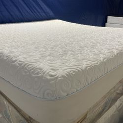 Tempur-Pedic Cloud Supreme Breeze, Thick King Mattress, Solid Memory Foam. I Can Also Deliver.