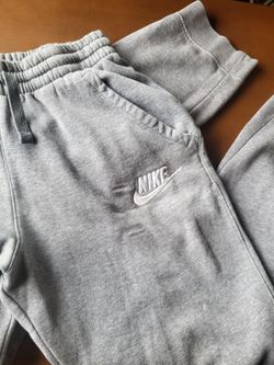 Boys XL Nike gray jogger sweatpants, a few small holes in knee Lot 12