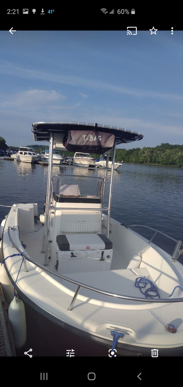 2005 seahunt triton