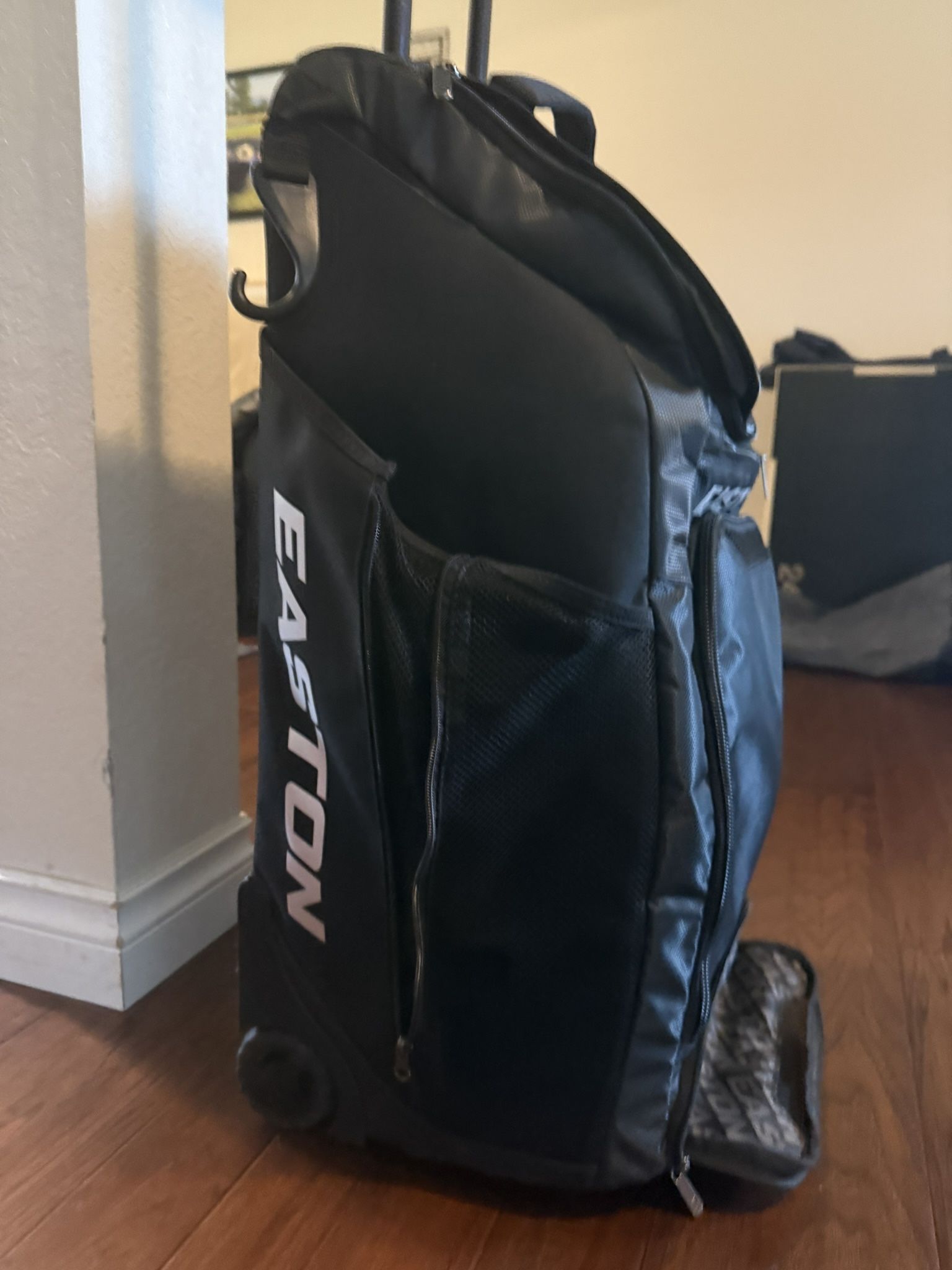 Easton Baseball Roller Bag