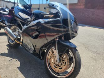 1997 kawasaki ZX7R for Sale in Los Angeles, CA - OfferUp