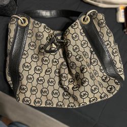 Michael kors pocketbook