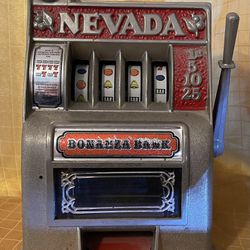Vintage Antique Las Vegas Nevada Coin Toy Slot Machine - Game Room Display